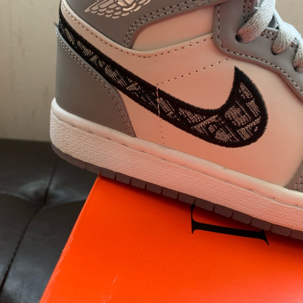 woman's Jordan shoes size 5.5